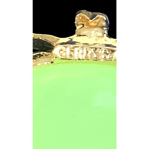Vintage Signed Gerrys Brooch Pin Cameo White on Green Goldtone 2.25" x 1.5" - Picture 7 of 7